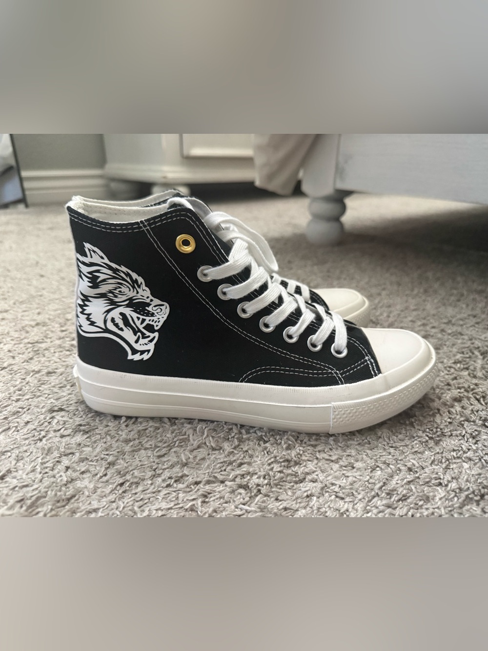 Darc Sport Sneakers - Size 7 Mens/9 Women’s
